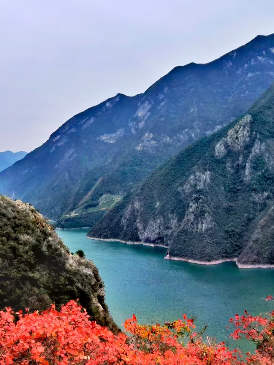 A scenic view of baidi_city_qutang_gorge
