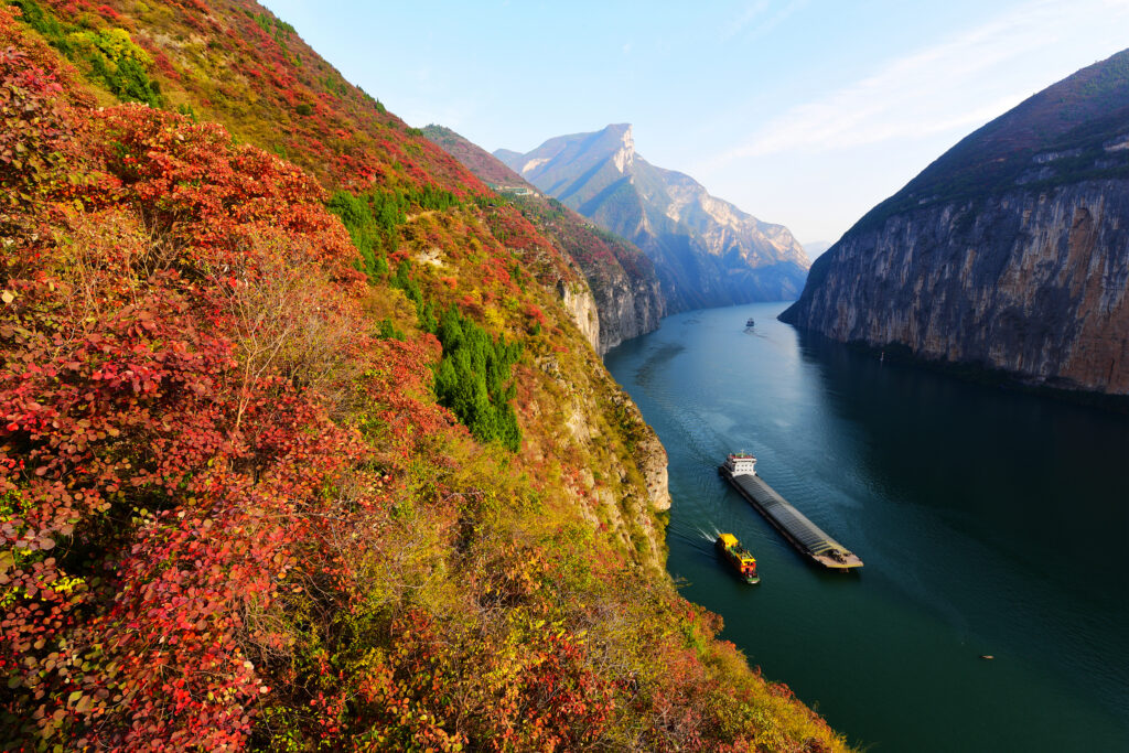 Baidi City: Where Ancient Culture Meets Breathtaking Qutang Gorge Views