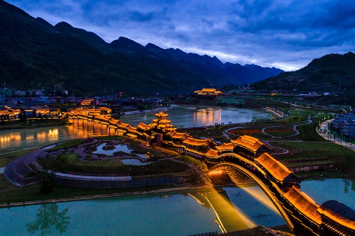 A scenic view of baidi_city_qutang_gorge