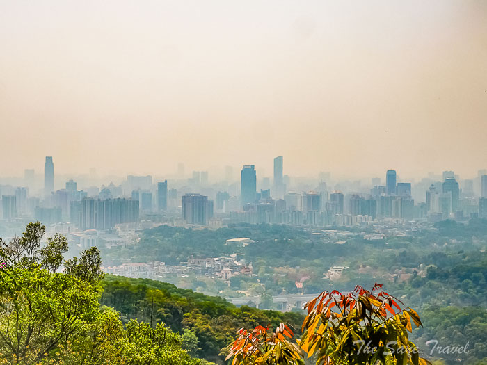 A scenic view of Baiyun Mountain
