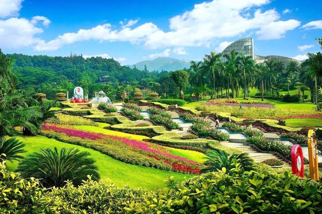 A scenic view of Baiyun Mountain