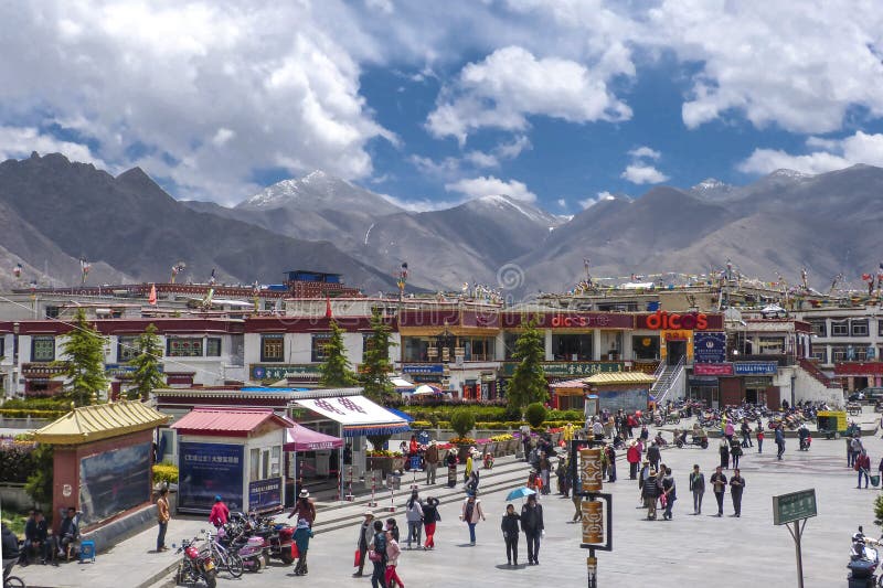 A scenic view of barkhor street