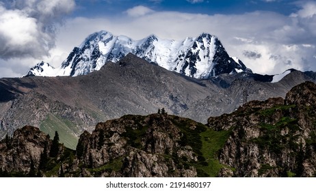 A scenic view of bogda peak