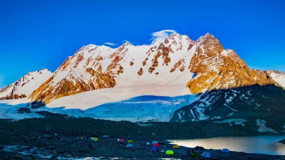 A scenic view of bogda peak