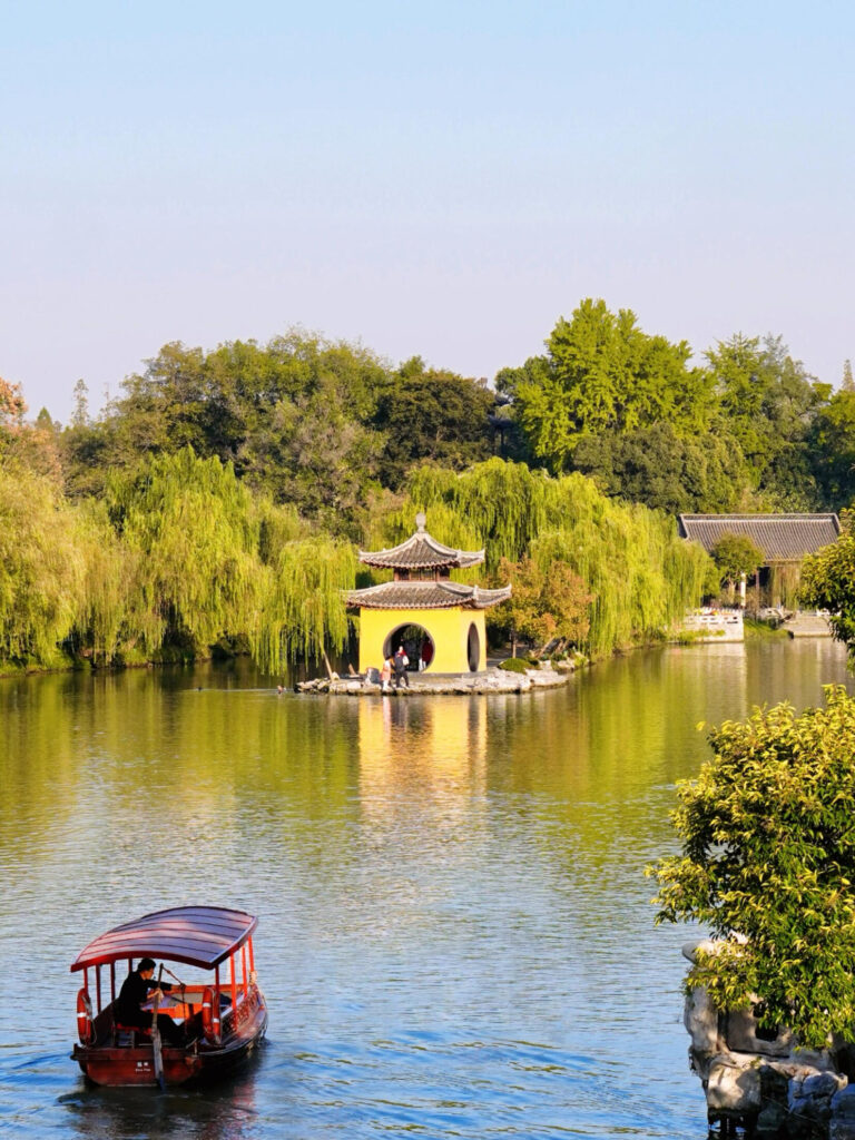 Explore the Vibrant Tapestry of Caiyi Hall: A Must-Visit for Art and History Lovers