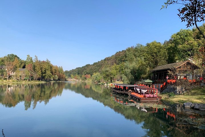 A scenic view of Changde Taohuayuan