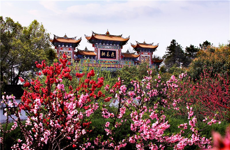 A scenic view of Changde Taohuayuan