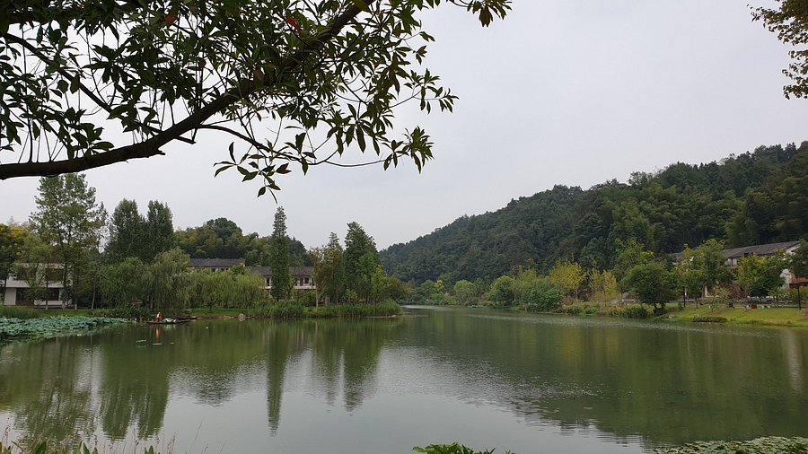 A scenic view of Changde Taohuayuan