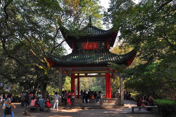 A scenic view of Changsha Yuelu Mountain Orange Isle