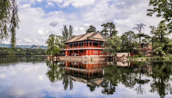 A scenic view of chengde mountain resort