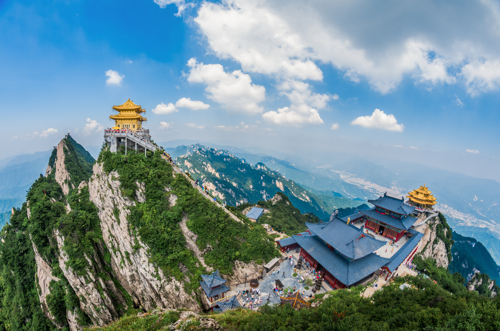 A scenic view of Chunqiu Lou