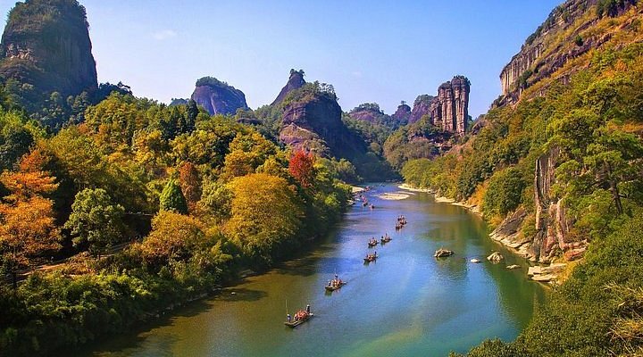 A scenic view of Dajue Mountain