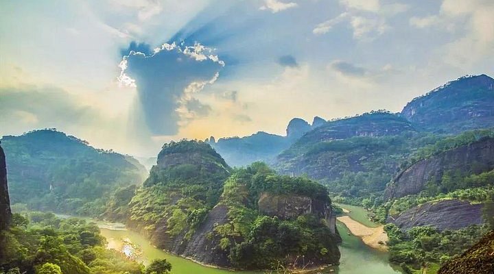 A scenic view of Dajue Mountain