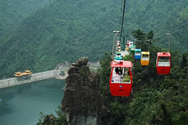 A scenic view of Dajue Mountain