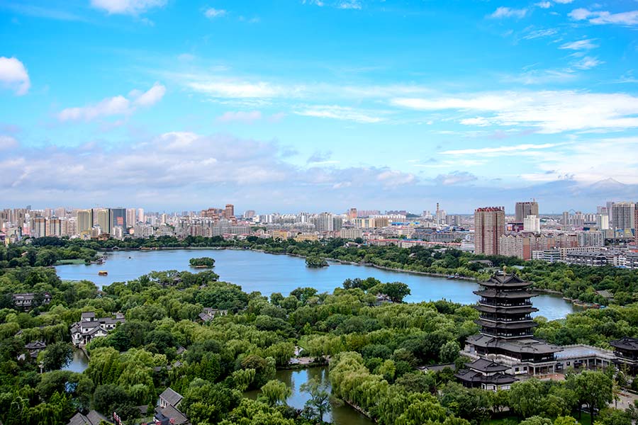 A scenic view of Daming Lake