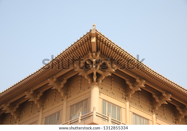 A scenic view of daming_palace_ruins