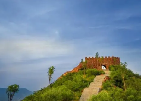 A scenic view of Daxiongshan Xianren Valley