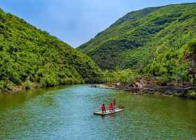 A scenic view of Daxiongshan Xianren Valley