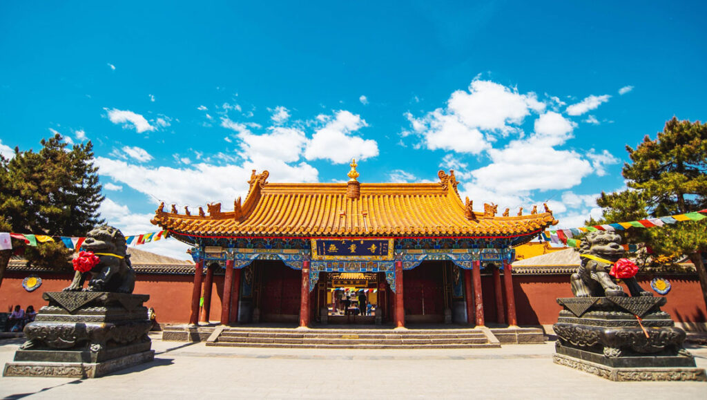Unveiling Dazhao Temple: The Heart of Buddhist Tradition in Hohhot
