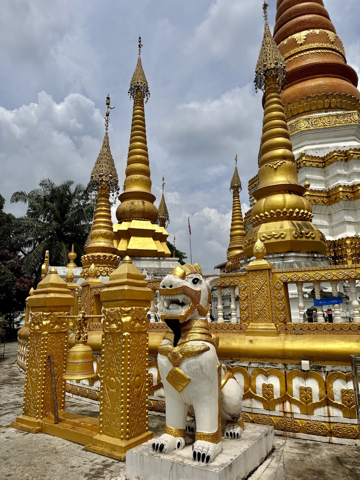 A scenic view of dehong yingjiang pagoda