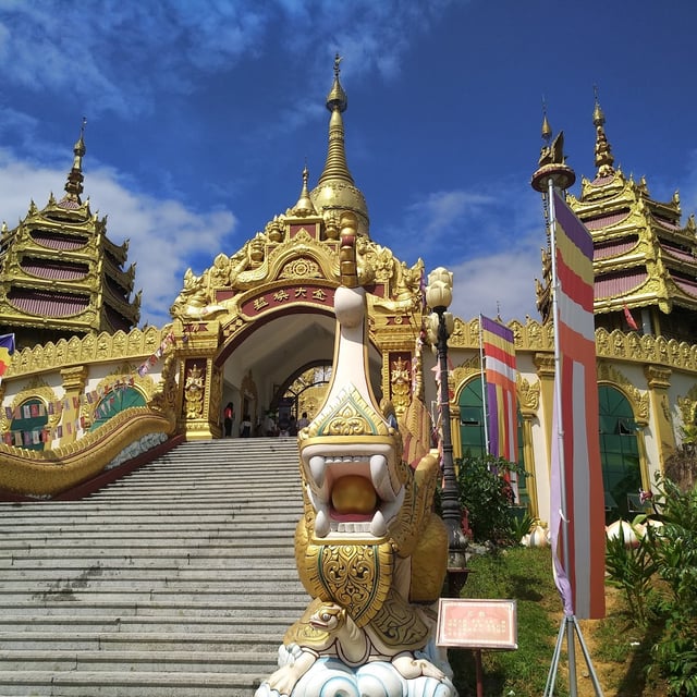 A scenic view of dehong yingjiang pagoda