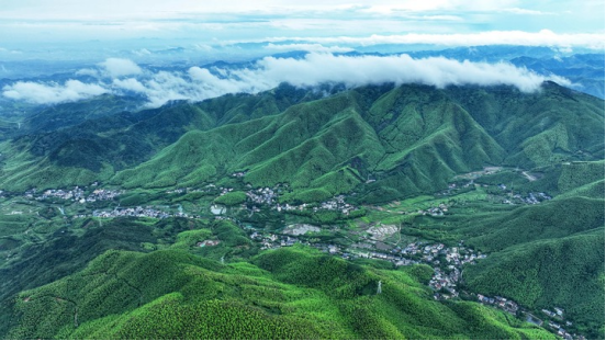 A scenic view of deqing xuegong