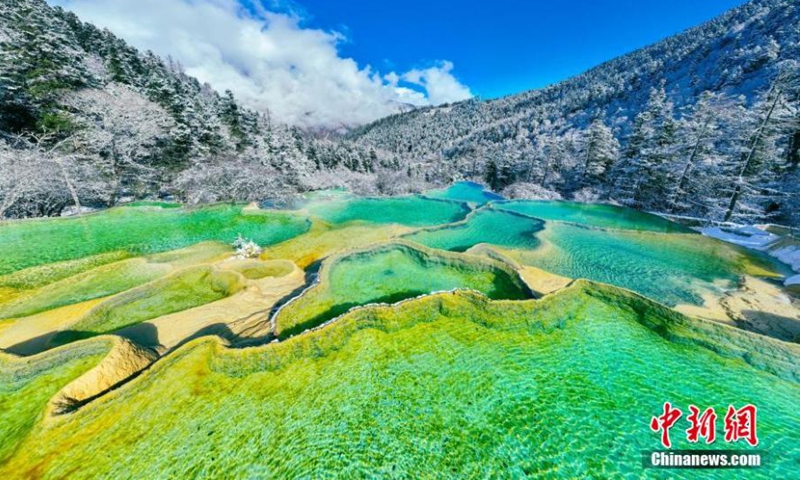 A scenic view of deqing xuegong