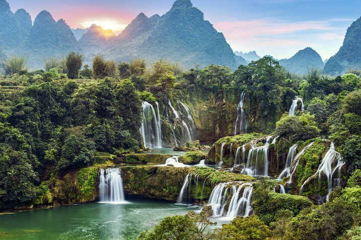 A Guide to Detian Transnational Waterfall: Discovering Southeast Asia’s Hidden Gem