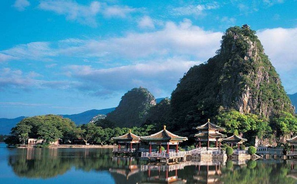 A scenic view of dinghu mountain