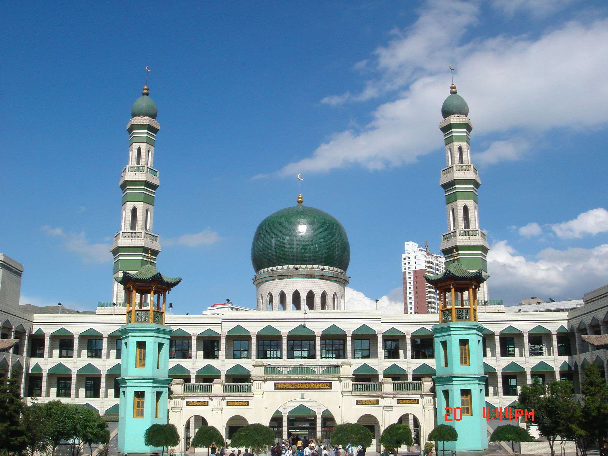 A scenic view of dongguan_grand_mosque