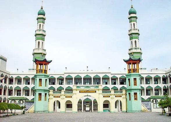 A scenic view of dongguan_grand_mosque