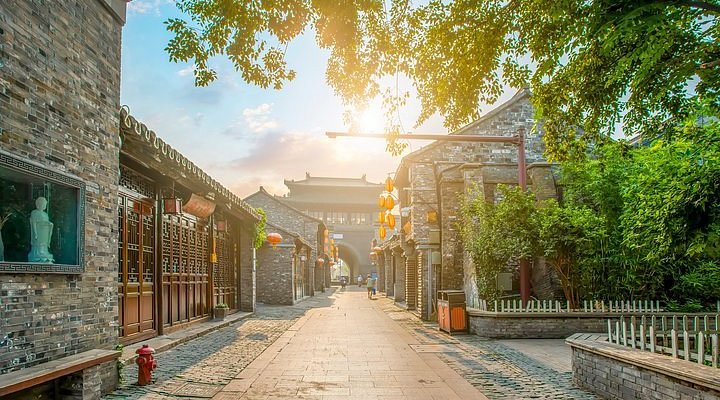 Uncover the Charm of Dongguan Street: A Stroll Through Yangzhou’s Historic Heart
