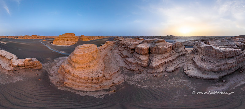 Discover the Wonders of Dunhuang Yardang National Geopark: A Traveler’s Guide