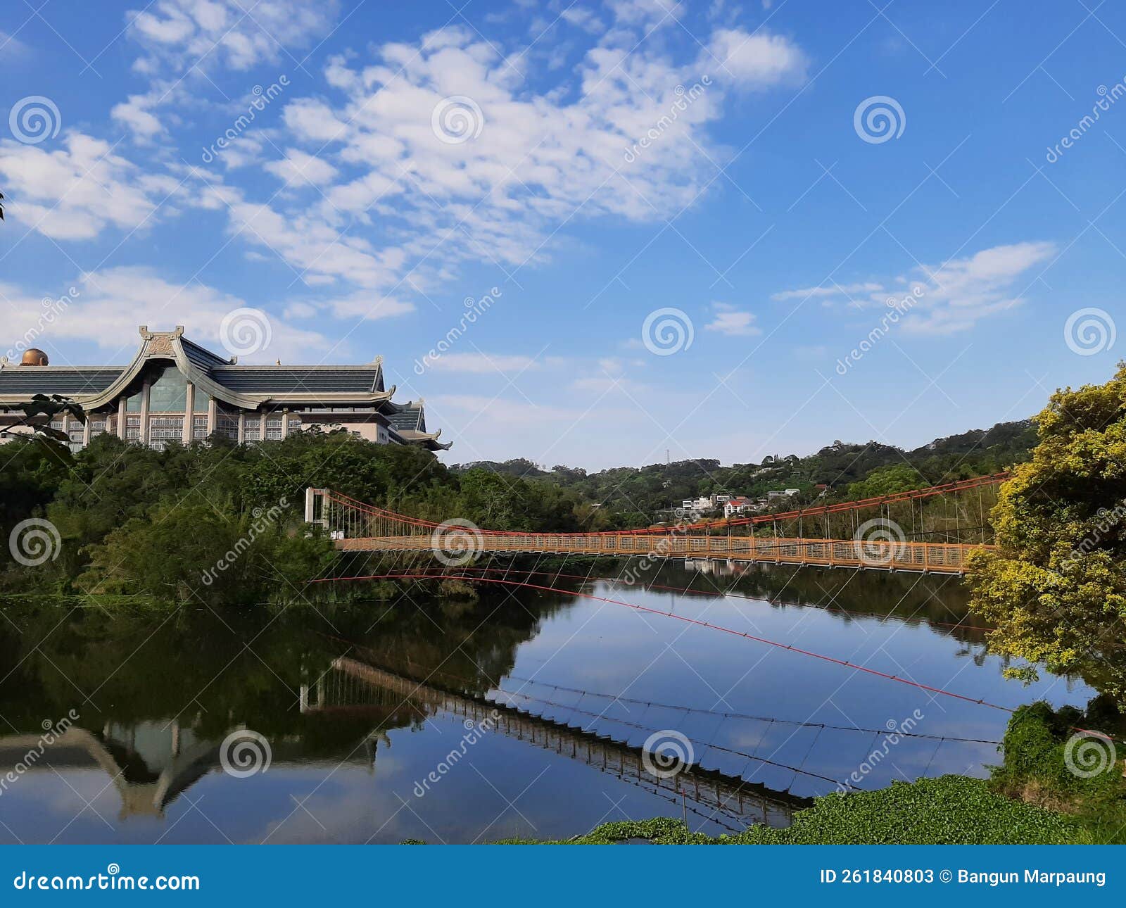 A scenic view of emei lake