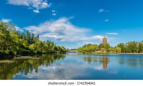 A scenic view of emei lake