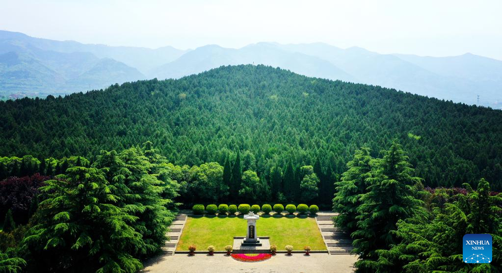 A scenic view of emperor_qinshihuangs_mausoleum_site_museum