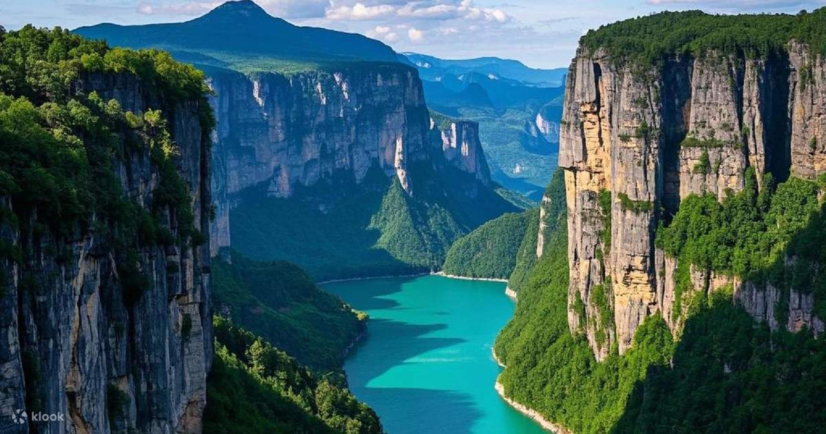 A scenic view of Enshi Grand Canyon