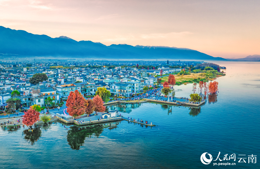 Top 10 Unmissable Experiences at Erhai Lake, Yunnan