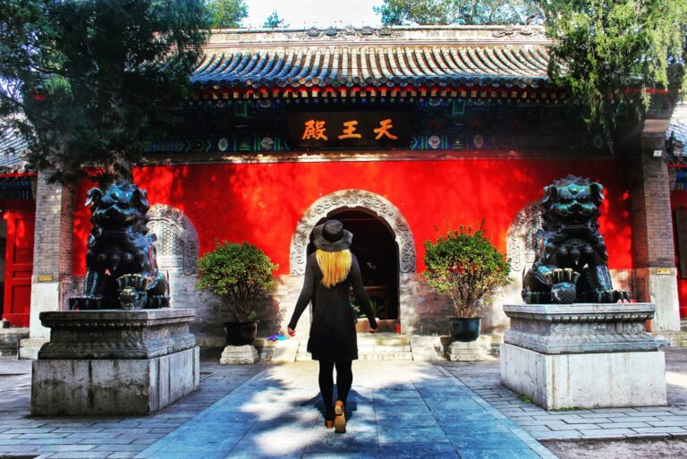 Experience the Peaceful Atmosphere of Fayuan Temple: Tips for Your Visit
