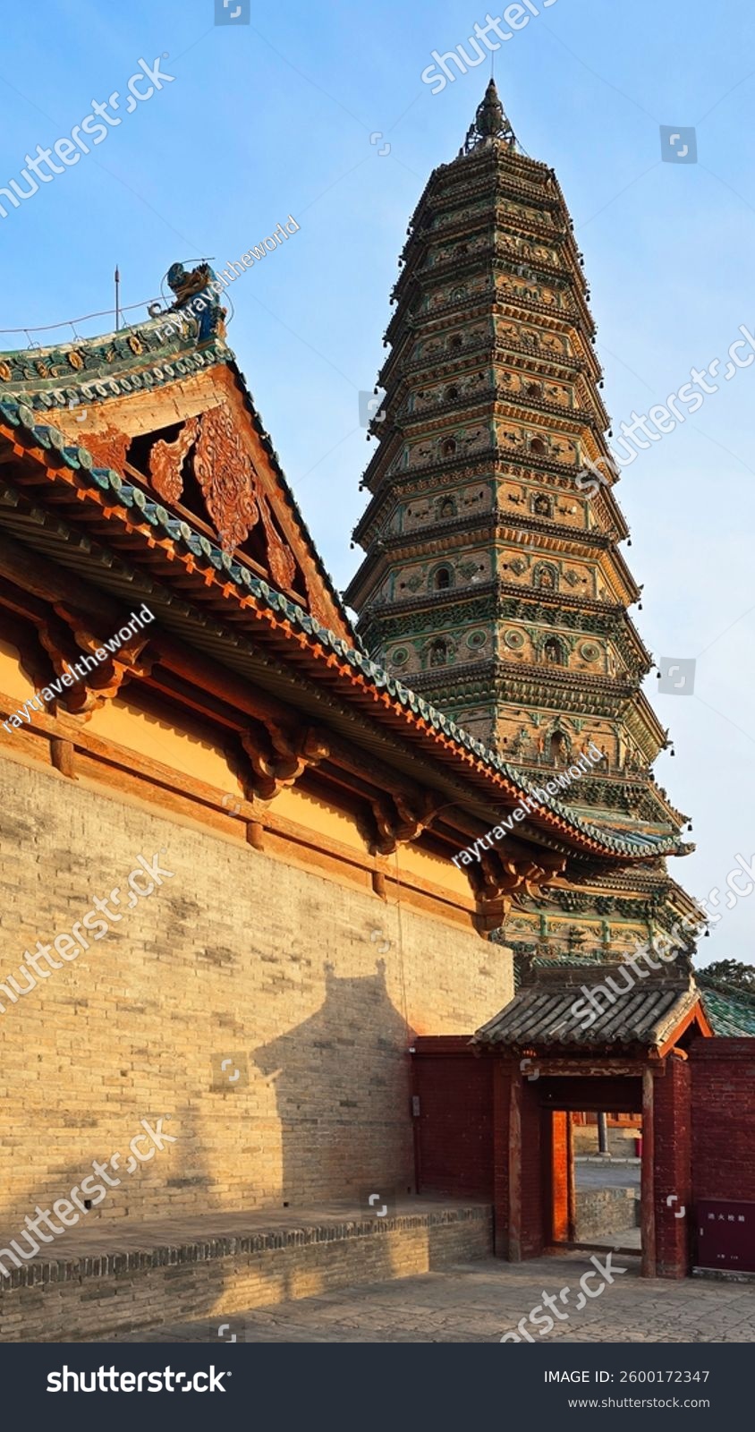 A scenic view of Feihong Pagoda