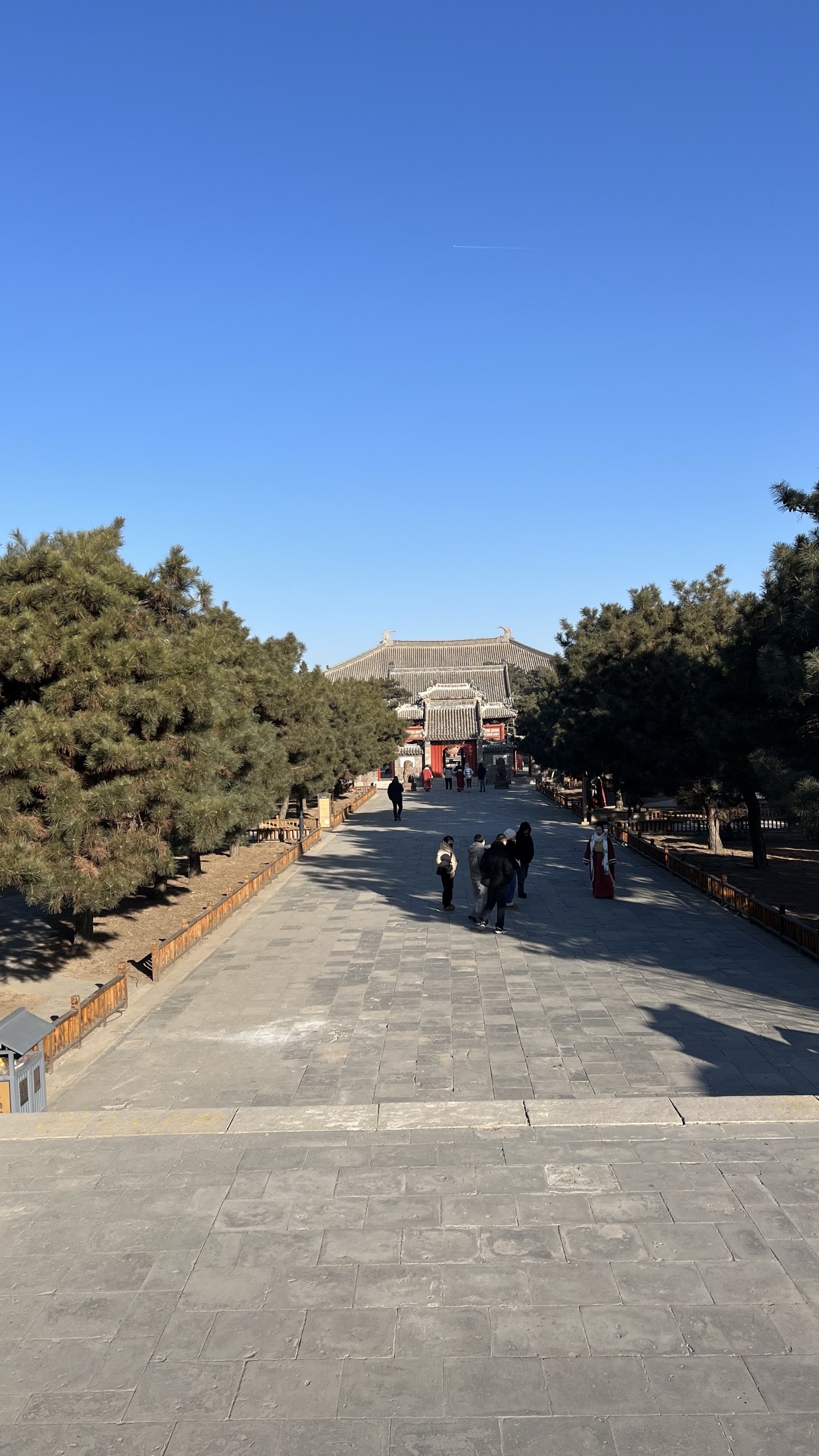 A scenic view of fengguo_temple_yixian