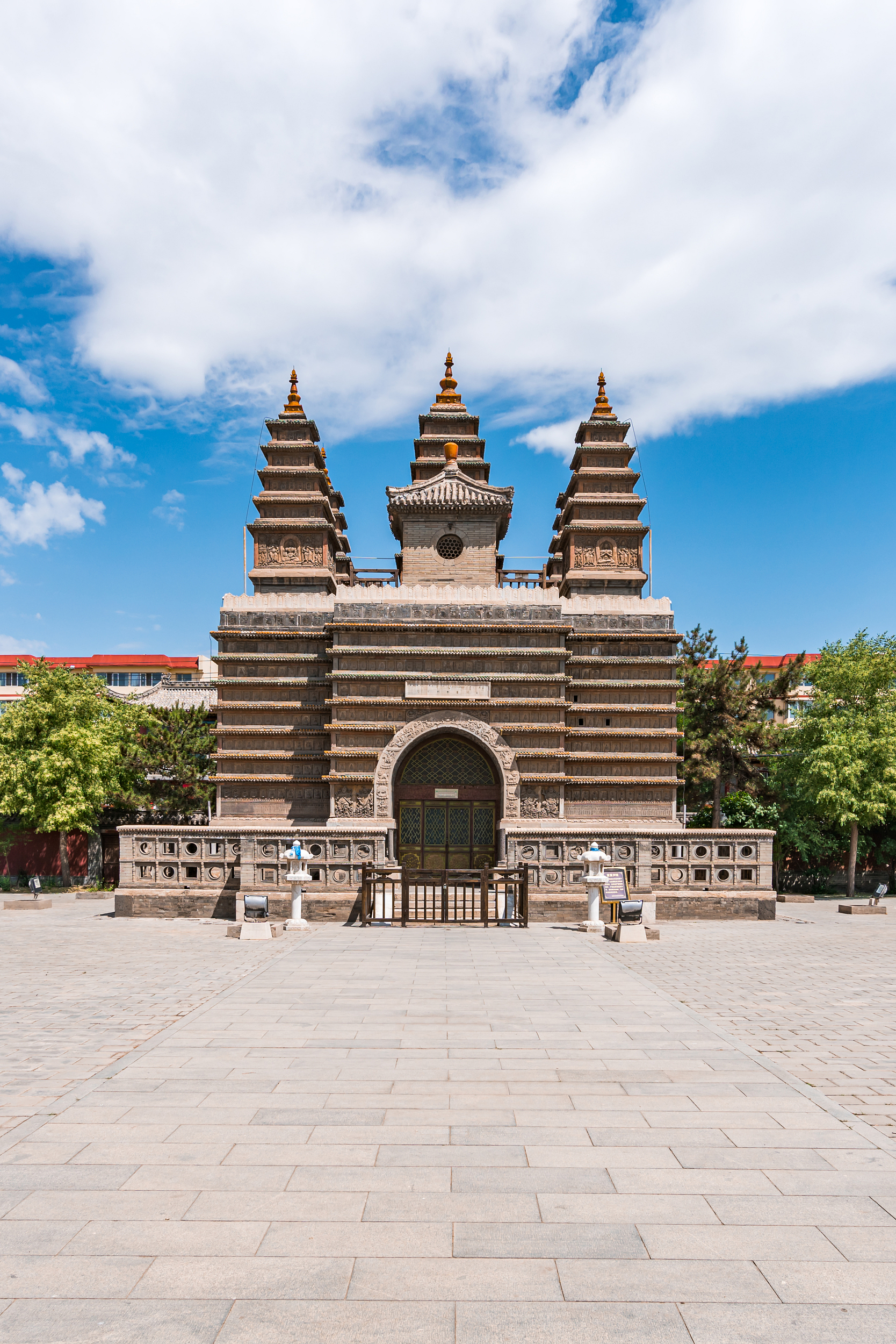 A scenic view of five_pagoda_temple_hohhot