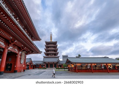 A scenic view of Four Gates Pagoda