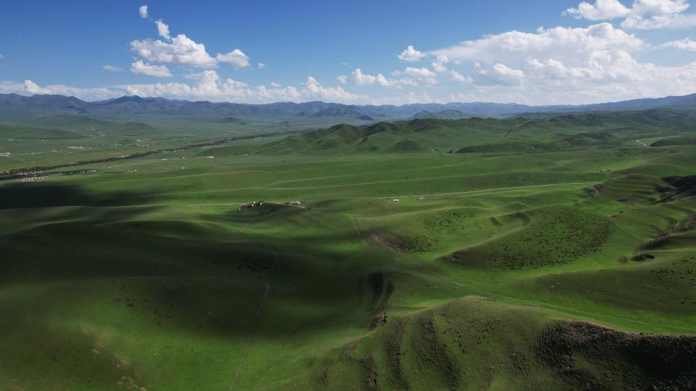 A scenic view of gannan xiahe sangke grassland
