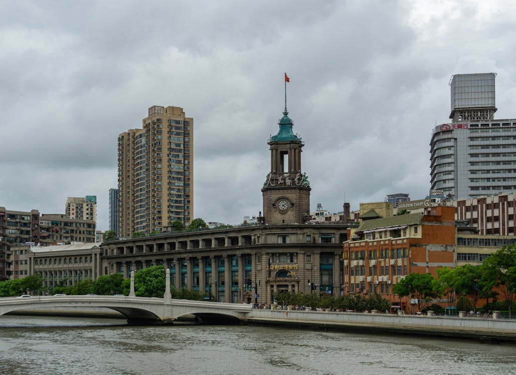 A scenic view of general_post_office_building_shanghai