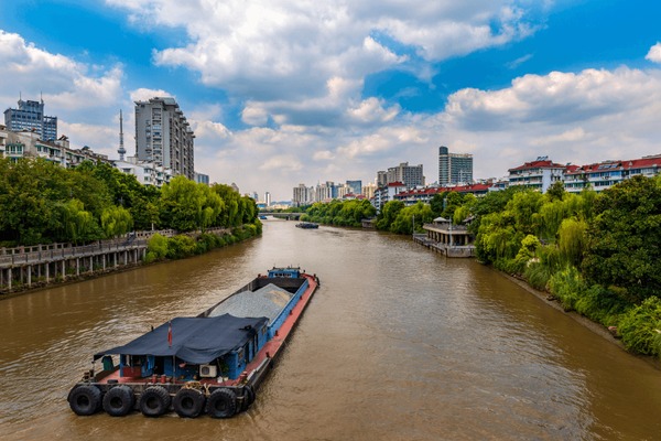 A scenic view of grand_canal_beijing_section