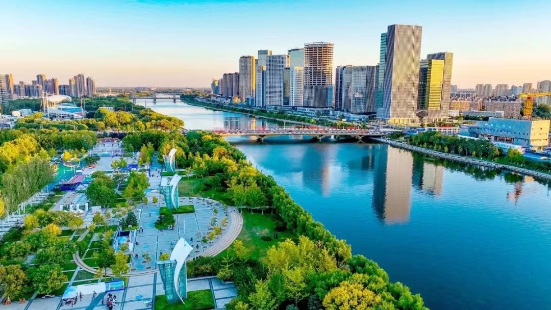 A scenic view of grand_canal_beijing_section
