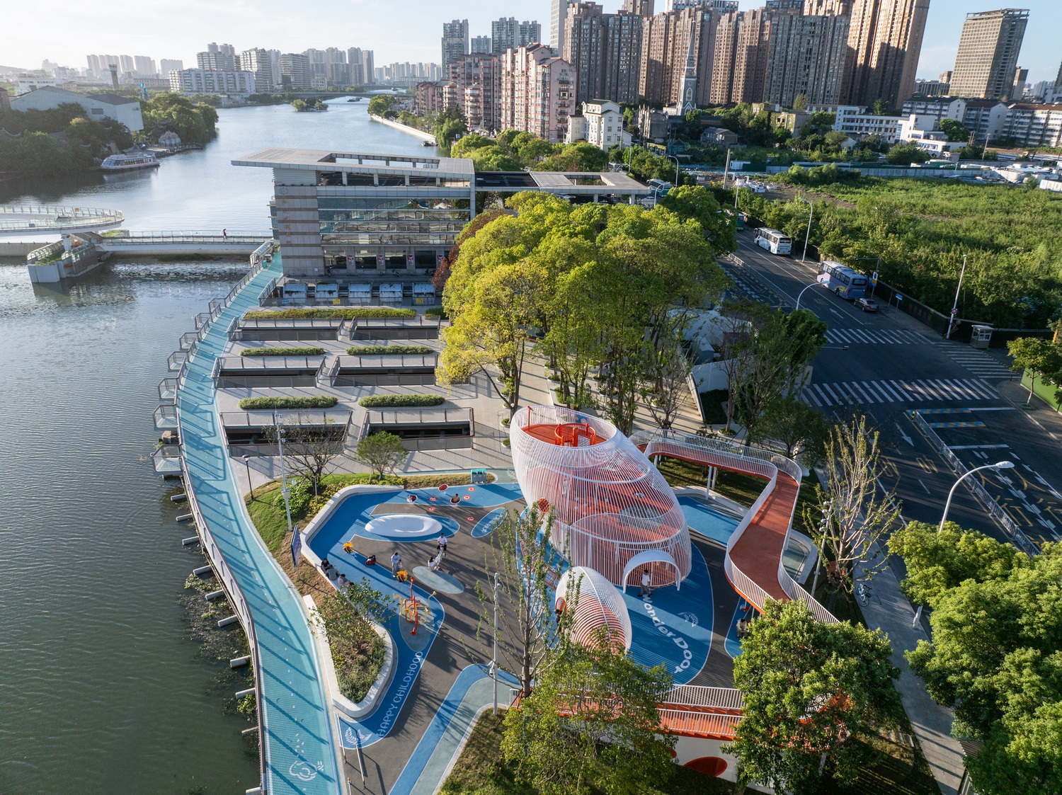 A scenic view of grand_canal_beijing_section