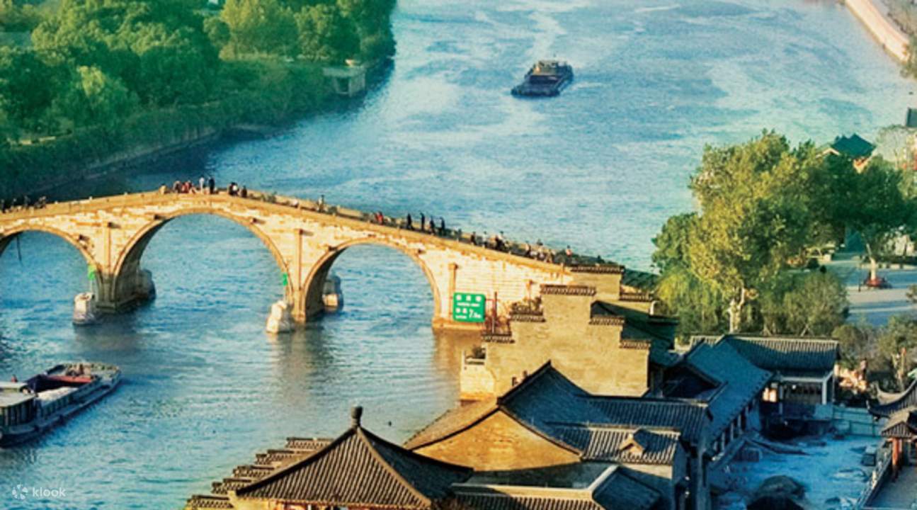 A scenic view of grand canal hangzhou section