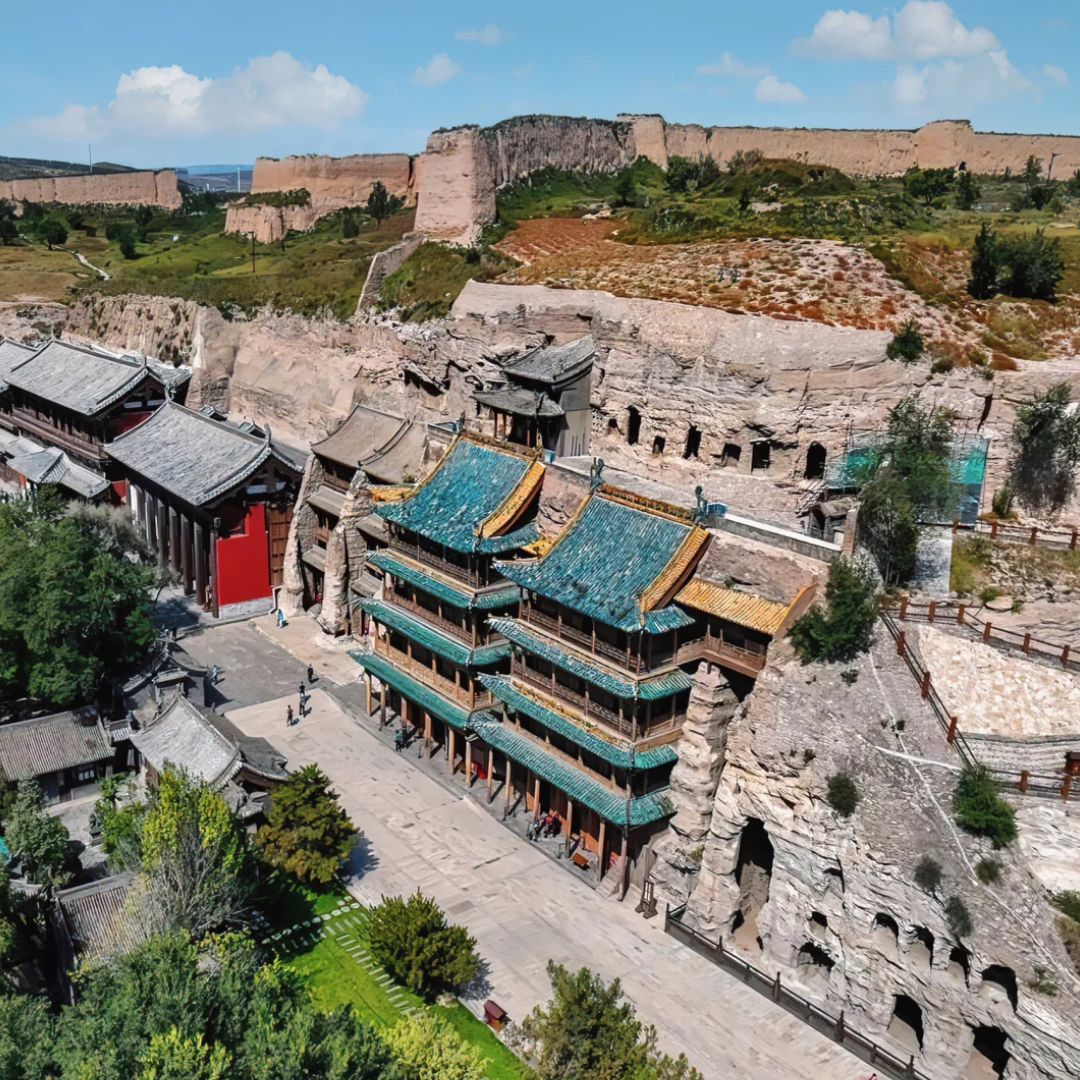 A scenic view of great_buddha_temple_grottoes_scenic_area